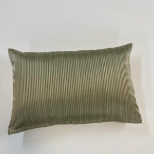 HARMAA KIILTÄVÄ TYYNYNPÄÄLLINEN